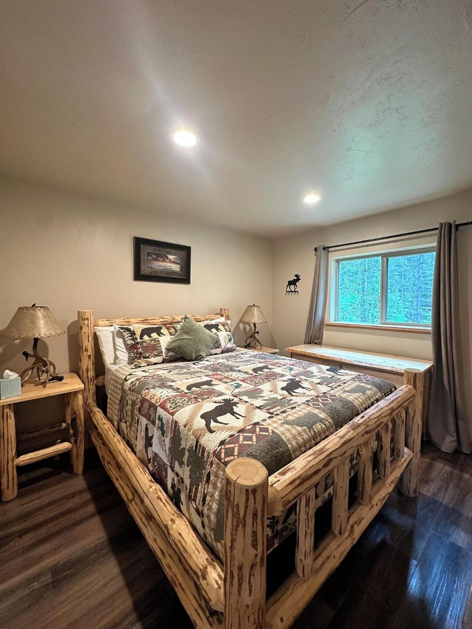 Glacier Homestead Coram Екстериор снимка