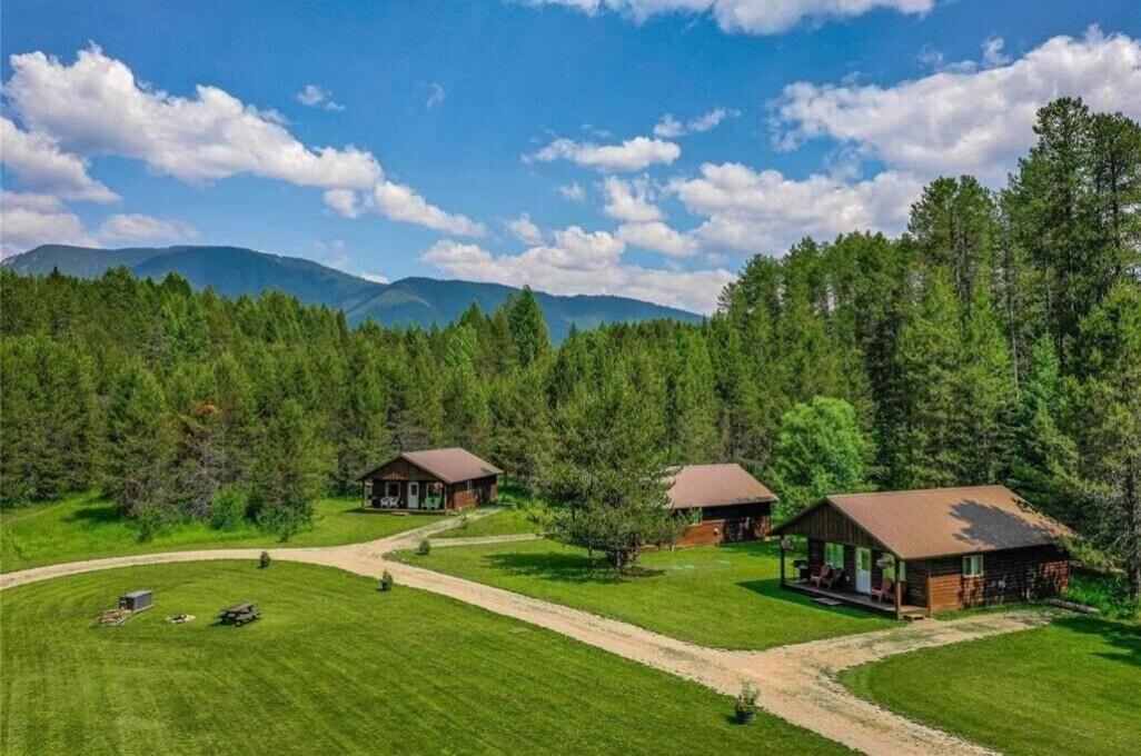 Glacier Homestead Coram Екстериор снимка