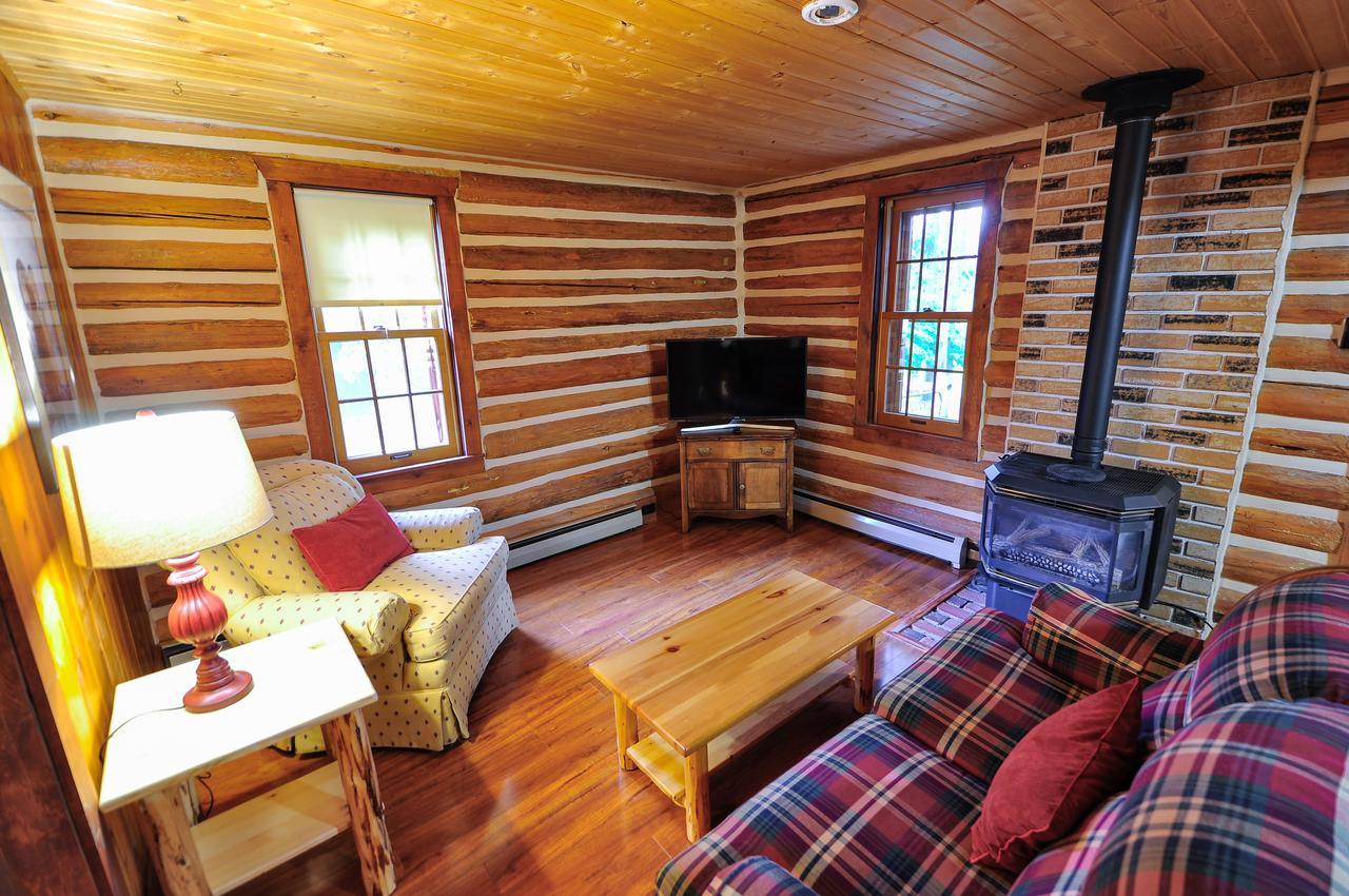 Glacier Homestead Coram Екстериор снимка