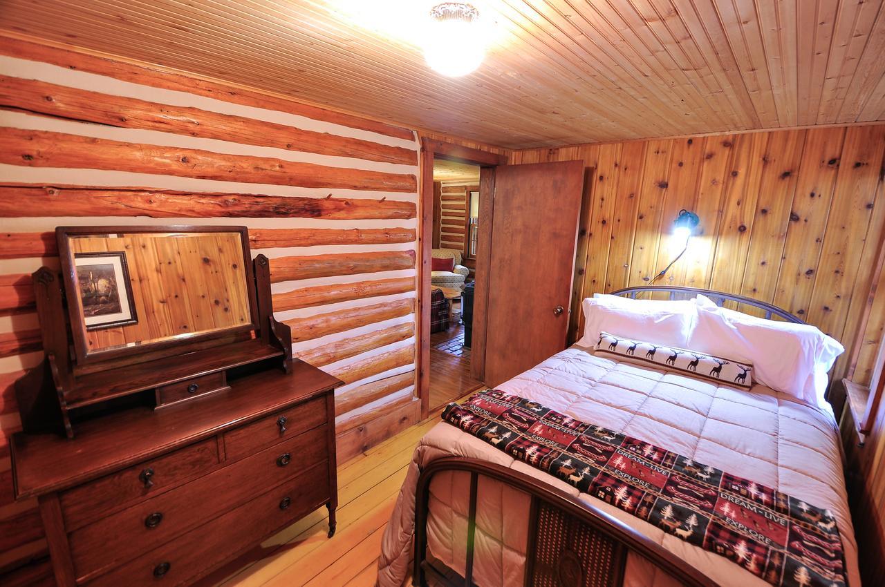 Glacier Homestead Coram Екстериор снимка