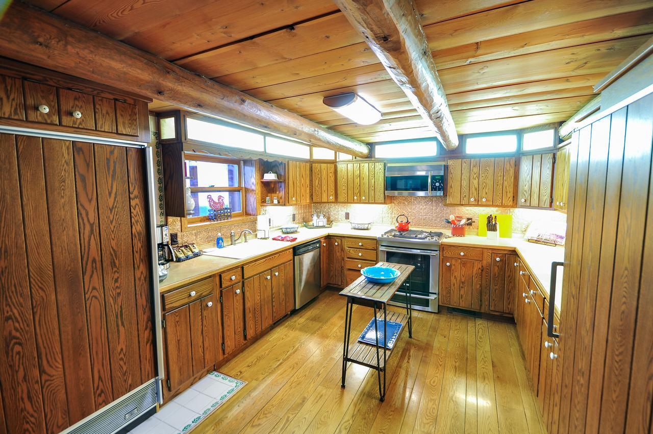 Glacier Homestead Coram Екстериор снимка